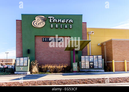 Un Panera Bread restaurant drive-in à Oklahoma City, Oklahoma, USA. Banque D'Images