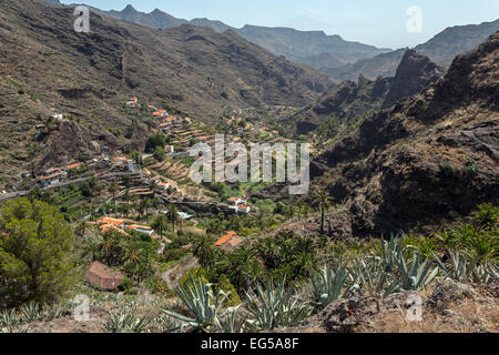 Vue depuis le sentier entre le Mirador Degollada de Paraza et La Laja sur La Laja et sur le Barranco de La Laja, La Gomera Banque D'Images