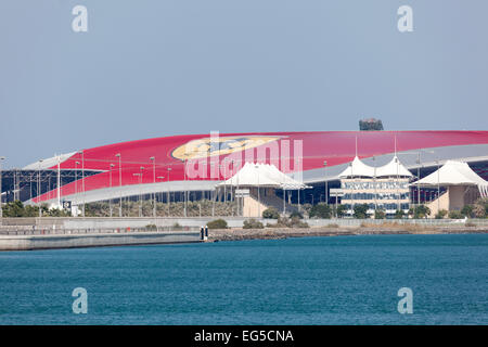 Le parc d'attractions Ferrari World sur l'île de Yas à Abu Dhabi Banque D'Images