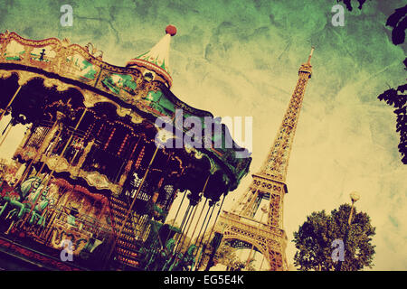 La Tour Eiffel et le carrousel vintage, Paris, France. Retro style Banque D'Images