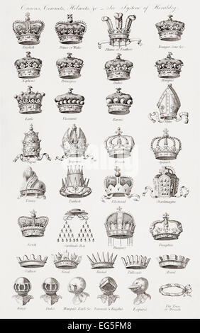 Les couronnes, les couronnes et les casques. À partir d'un 18e siècle imprimer Banque D'Images