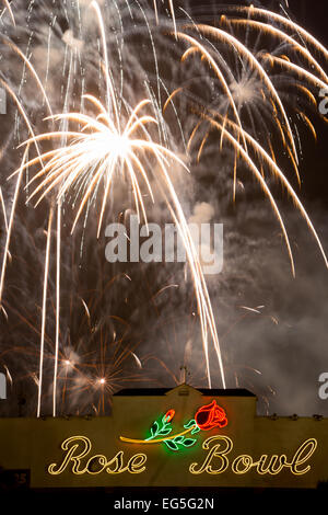 Los Angeles, USA - 4 juillet : 4 juillet fireworks et célébrations sur le Rose Bowl de Pasadena en 2014. Banque D'Images