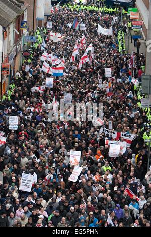 Une Ligue de défense anglaise (EDL) Manifestation à Londres, en Angleterre. Les membres de l'EDL a tenu une manifestation statique à Londres Banque D'Images