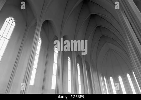 Les voûtes de la cathédrale Hallgrimskirkja Reykjavik, Islande Banque D'Images