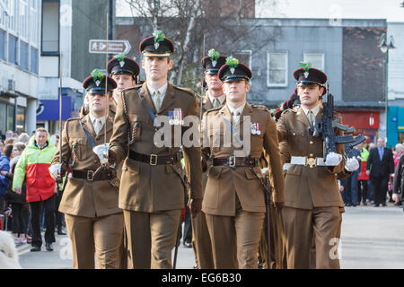 Crewe, Cheshire, Royaume-Uni. Feb 17, 2015. Des soldats du régiment de mercie le sont honorés avec la liberté de la ville de Crewe, le 17 février 2015 Crédit : Simon Newbury/Alamy Live News Banque D'Images