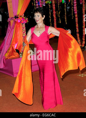 Celia Imrie et assister à la première mondiale de la Royal Second Best Exotic Marigold Hotel Marigold à Odéon Leicester Square Londres 17 Février 2015 Banque D'Images