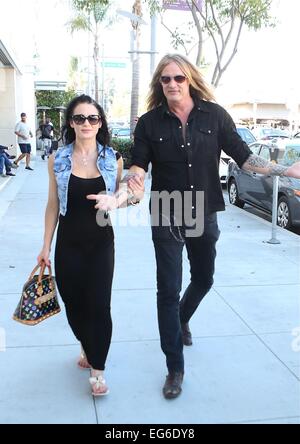 Sebastian Bach repéré avec sa nouvelle petite amie sur une promenade dans Los Angeles avec : Sebastian Bach Où : Los Angeles, California, United States Quand : 15 août 2014 Banque D'Images