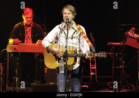 Blue Rodeo fonctionne à l'Amphithéâtre Molson Canadian. Avec : Jim Cuddy Où : Toronto, Canada Quand : 16 août 2014 Banque D'Images