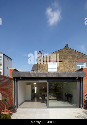 Le croissant de Wimbledon London United Kingdom. Architecte : Carlson-Stenner 2015. Élévation arrière cuisine moderne d'extension Banque D'Images