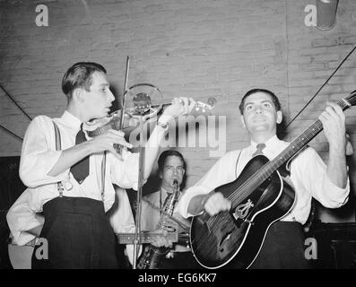 Les musiciens cajuns à fais-do-do au Festival nationale de riz. Crowley, Louisiane, Octobre 1938 Banque D'Images