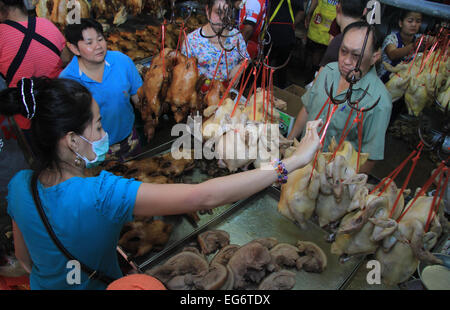 Un vendeur de volaille cuite thaïlandaise prépare le commerce. Nouvel An chinois au marché de Chinatown à Bangkok. © Vichan Poti/Pacific Press/Alamy Live News Banque D'Images