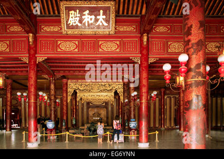 Salle de l'harmonie suprême de la ville impériale de Hue, Vietnam. Banque D'Images