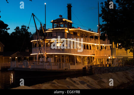 Bateau à aubes à Disney's Magic Kingdom Banque D'Images