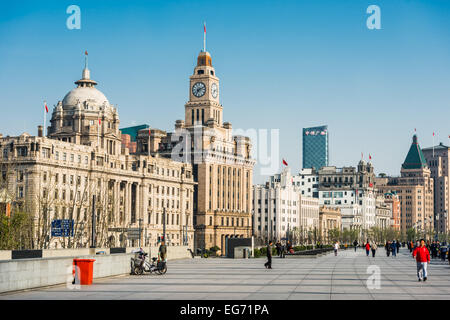 Shanghai, Chine - 7 Avril 2013 : custom house et hsbc building le bund à la ville de Shanghai en Chine le 7 avril 2013 Banque D'Images