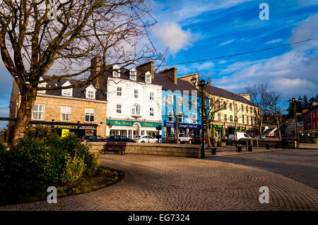 Boutiques sur le diamant dans la ville de Donegal Banque D'Images