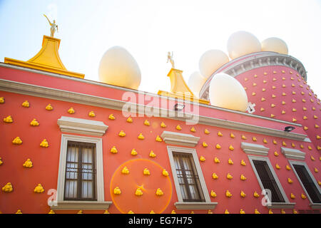 Théâtre et musée Dali, à Figueres, en Catalogne. Banque D'Images