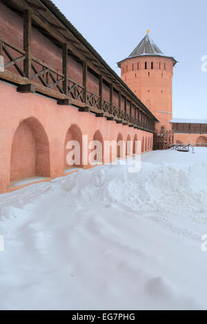 Les murs et les tours du monastère de Saint Euthymius, Suzdal, région de Vladimir, Russie Banque D'Images