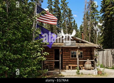 Chalet traditionnel Athabascan, Chena Indian Village, Alaska, USA Banque D'Images