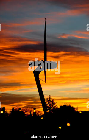 En forme de fusée tour de communications de Montjuic (Barcelone) conçue par Santiago Calatrava Banque D'Images