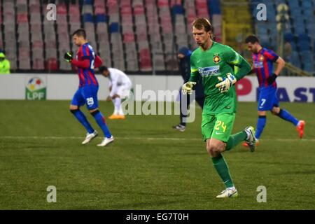 Stade Ghencea, Roumanie ROU. Feb 18, 2015. Giedrius Arlauskis # 24 le gardien du Steaua Bucarest Roumanie pendant la ligue coupe jeu Adeplast entre Steaua Bucarest ROU et Astra Giurgiu ROU au stade Ghencea, Roumanie ROU. Catalin Soare/Cal Sport Media/Alamy Live News Banque D'Images