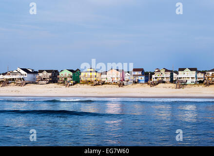 Maisons de Plage au bord de l'eau, Nags Head, OBX, Outer Banks, Caroline du Nord, États-Unis Banque D'Images