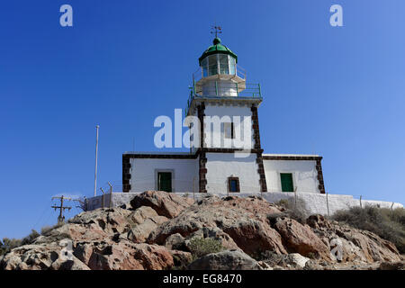 Phare du Cap, Akrotiri, à Faros, Santorini, Cyclades, Mer Égée, Grèce Banque D'Images