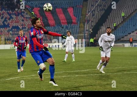 Stade Ghencea, Roumanie ROU. Feb 18, 2015. Paul Papp # 6 de Steaua Bucarest en action au cours de la Ligue Roumanie Tasse jeu Adeplast entre Steaua Bucarest ROU et Astra Giurgiu ROU au stade Ghencea, Roumanie ROU. Catalin Soare/Cal Sport Media/Alamy Live News Banque D'Images