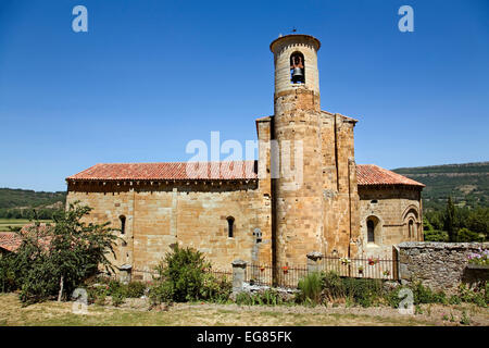 Collégiale romane Saint Martin de Elines Cantabrie Espagne iglesia colegiata romanica de San Martín de elines cantabria Banque D'Images