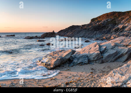 Petite plage de Fistral une petite anse de la grande plage de surf de Fistral à Newquay en Cornouailles Banque D'Images