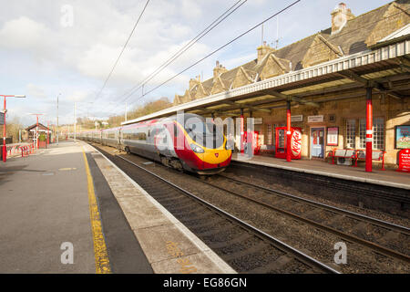 Virgin Train à Oxenholme railway station -le Lake District Banque D'Images