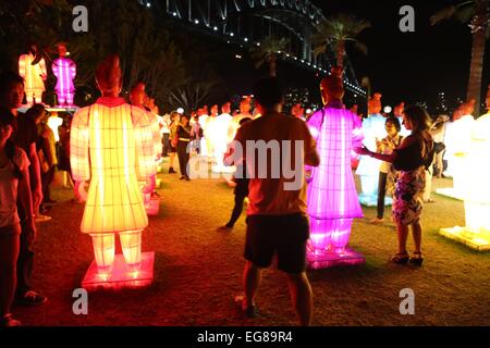 Sydney, Australie. 19 février 2015. Lanternes des guerriers de terre cuite à la roche à Hickson Road, Dawes Point pour célébrer le Nouvel An chinois. Crédit : Richard Milnes/Alamy Live News Banque D'Images