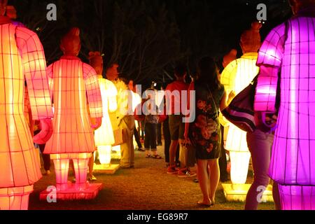 Sydney, Australie. 19 février 2015. Lanternes des guerriers de terre cuite à la roche à Hickson Road, Dawes Point pour célébrer le Nouvel An chinois. Crédit : Richard Milnes/Alamy Live News Banque D'Images