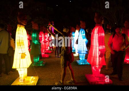 Sydney, Australie. 19 février 2015. Lanternes des guerriers de terre cuite à la roche à Hickson Road, Dawes Point pour célébrer le Nouvel An chinois. Crédit : Richard Milnes/Alamy Live News Banque D'Images