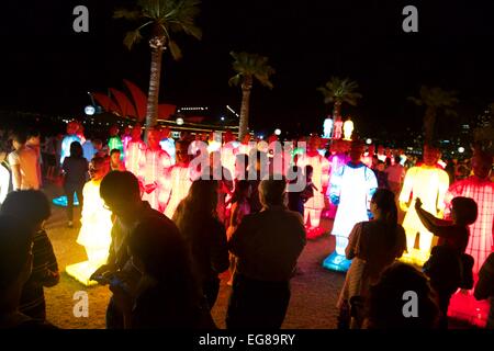 Sydney, Australie. 19 février 2015. Lanternes des guerriers de terre cuite à la roche à Hickson Road, Dawes Point pour célébrer le Nouvel An chinois. Crédit : Richard Milnes/Alamy Live News Banque D'Images