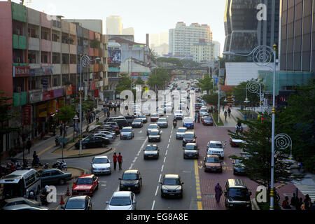 Trafic sur Jalan Tun dans Sanbanthan Brickfields, Kuala Lumpur Banque D'Images