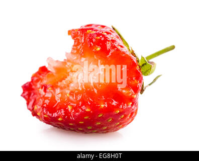 Mordu de fraises Fruits isolés blanc bouchée Banque D'Images