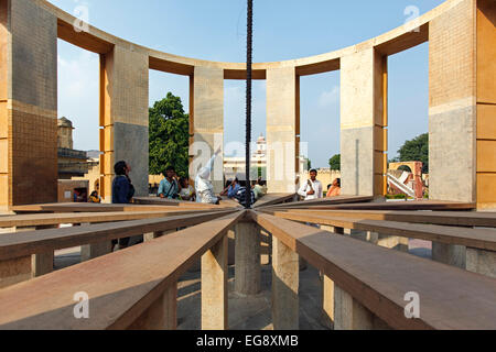 Instrument astronomique Jantar Mantar, observatoire astronomique d'architecture, Jaipur, Rajasthan, Inde Banque D'Images