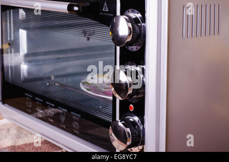 Cuisinière électrique gris dans la cuisine Banque D'Images