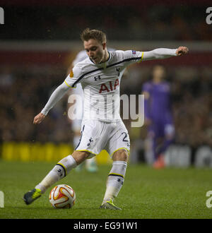 Londres, Royaume-Uni. Feb 19, 2015. Europa League. Tottenham Hotspur contre la Fiorentina. Tottenham Hotspur's Christian Eriksen a un effort sur l'objectif. Credit : Action Plus Sport/Alamy Live News Banque D'Images