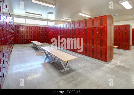 L'intérieur d'une école secondaire dans le vestiaire. Banque D'Images