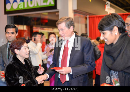 TORONTO, ONTARIO/CANADA - Mercredi 18 Février 2015 : le maire de Toronto, John Tory assiste aux événements du Nouvel An chinois dans la Chine Splendide Mall, Toronto, Canada. Banque D'Images