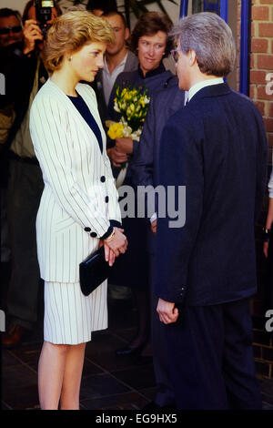 Son Altesse Royale, Diana, princesse de Galles. Visite le phare de Londres Centre pour les malades du SIDA Londres, Angleterre. 5 octobre 1989 Banque D'Images