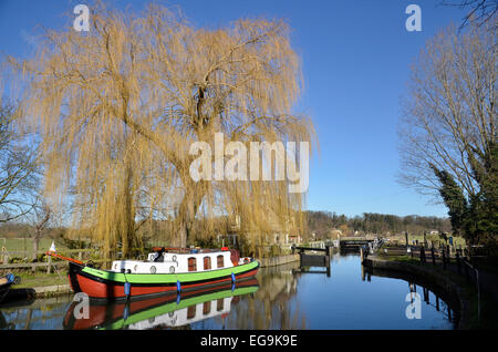 Hertford verrou sur la rivière Lee (Lea) dans le Hertfordshire Banque D'Images