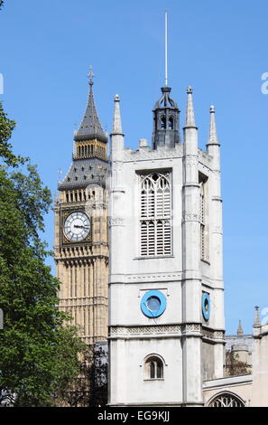 Tour de l'église Sainte-Marguerite et Big Ben à Londres, Royaume-Uni Banque D'Images