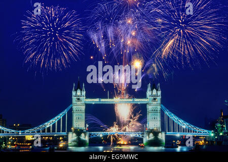 Tower Bridge d'artifice. Londres. L'Angleterre Banque D'Images