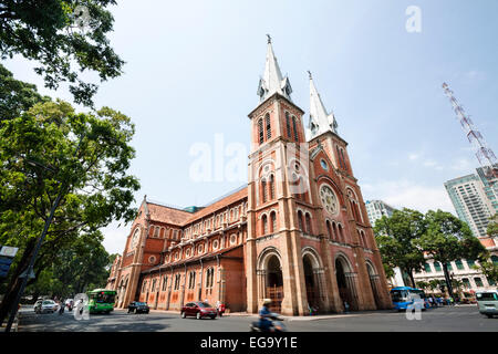 Ho Chi Minh Ville - La célèbre Basilique Notre-Dame, au Vietnam, en Asie. Banque D'Images