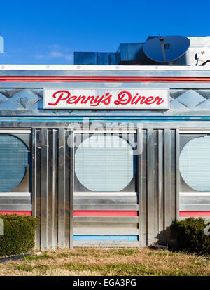 Penny's Diner à l'établissement Oak Tree Inn, un petit restaurant de style traditionnel de fer dans la région de Alpine, Texas, USA Banque D'Images