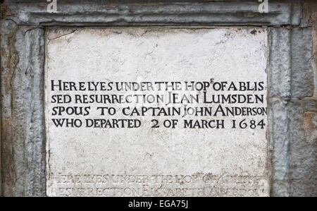 Jean Lumsden grave dans les motifs de la cathédrale de St Andrews Aberdeen Banque D'Images