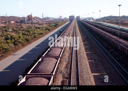 Le minerai de fer sur wagons à Saldanha Bay Western Cape Afrique du Sud Banque D'Images