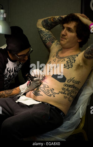 Brighton, UK. Feb 20, 2015. 8ème Convention de Tatouage de Brighton Crédit : Guy Josse/Alamy Live News Banque D'Images